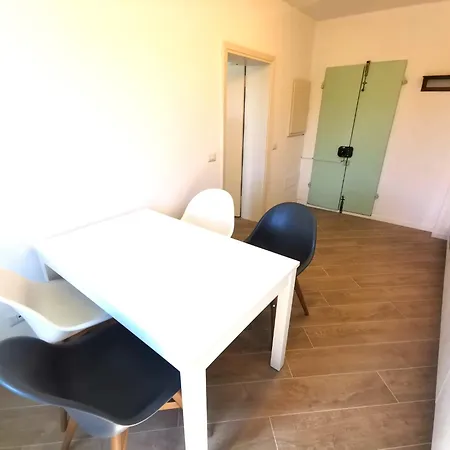 Casa Nel Castello Di Apartment